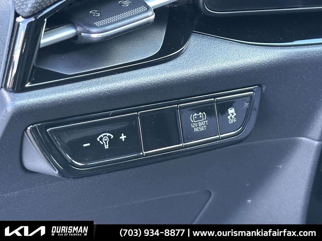 Used 2023 Kia Niro EX Touring image 14