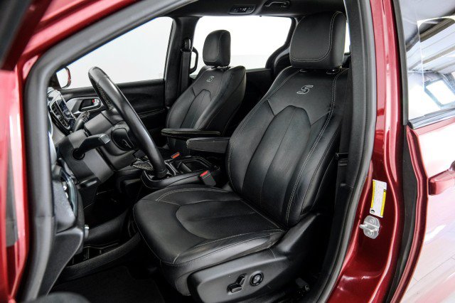 Used 2019 Chrysler Pacifica Touring-L w/ S Appearance Package FWD image 27