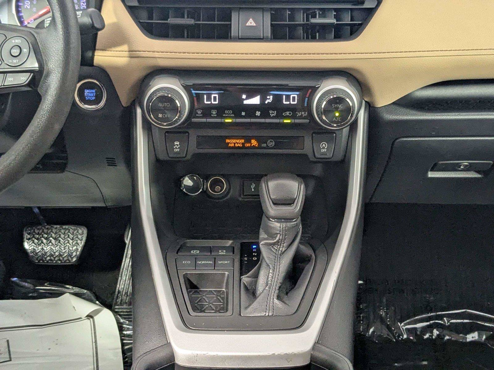Certified 2022 Toyota RAV4 XLE FWD image 41