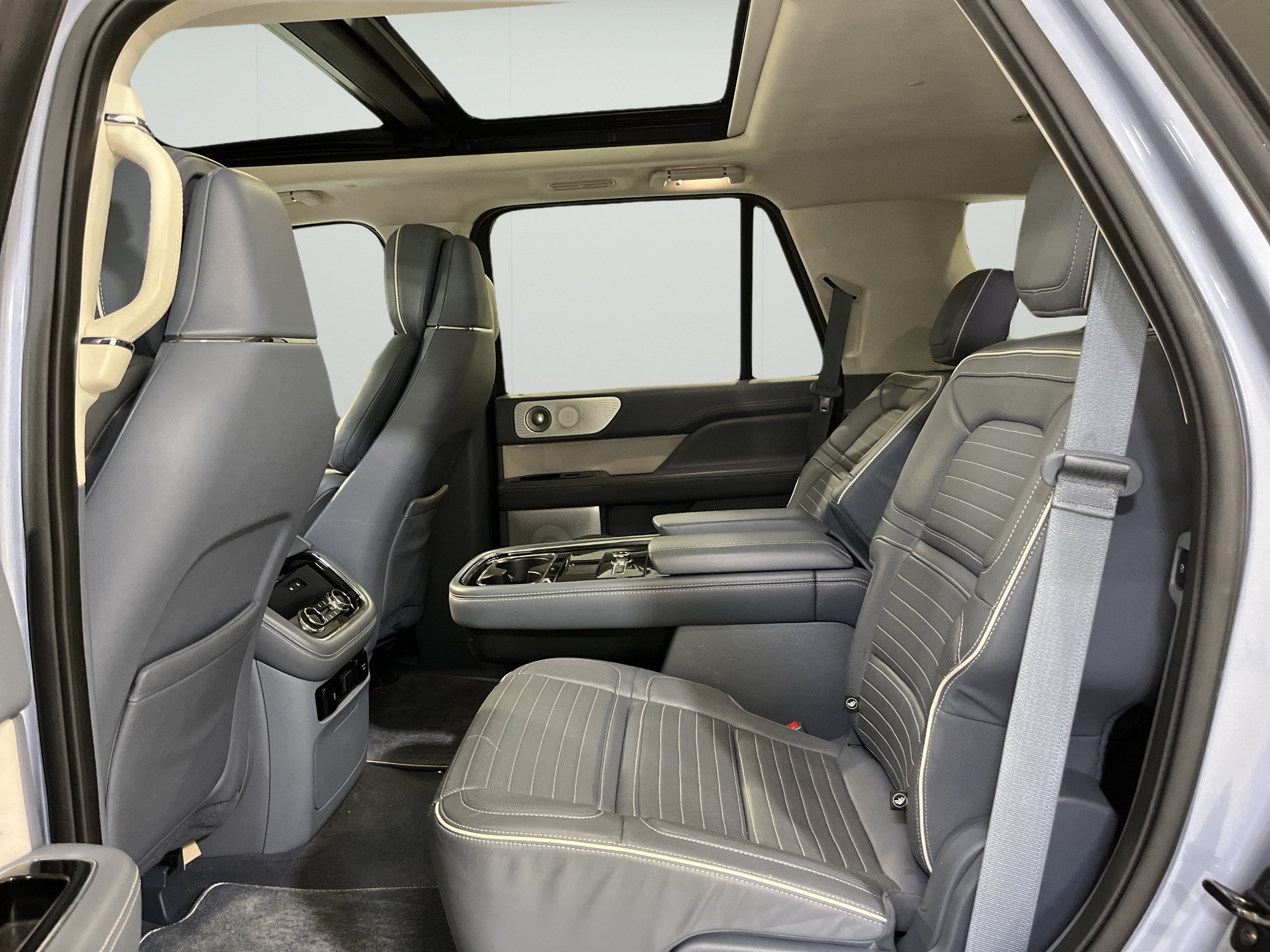 Used 2020 Lincoln Navigator Black Label AWD/4WD image 15