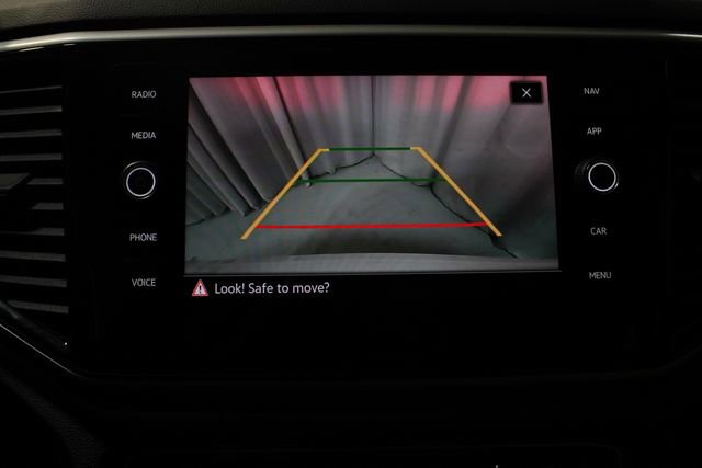 Used 2023 Volkswagen Atlas Cross Sport SEL R-Line image 5