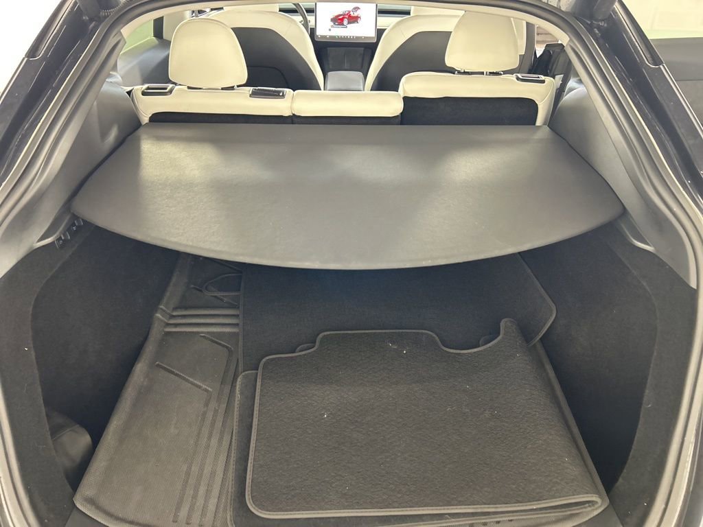 Used 2024 Tesla Model Y Long Range image 38
