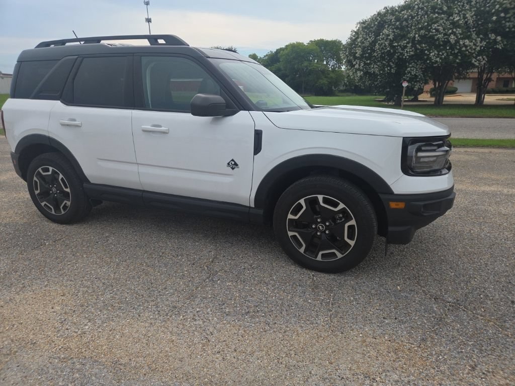 Used 2023 Ford Bronco Sport Outer Banks w/ Tech Package AWD/4WD image 6
