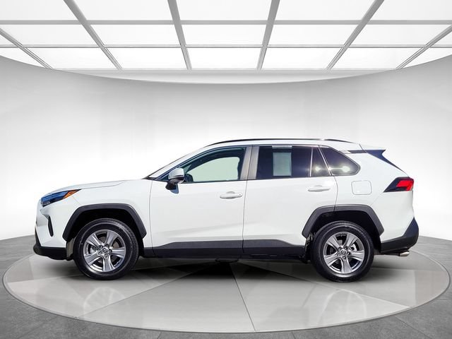 Used 2022 Toyota RAV4 XLE w/ Convenience Package FWD image 7