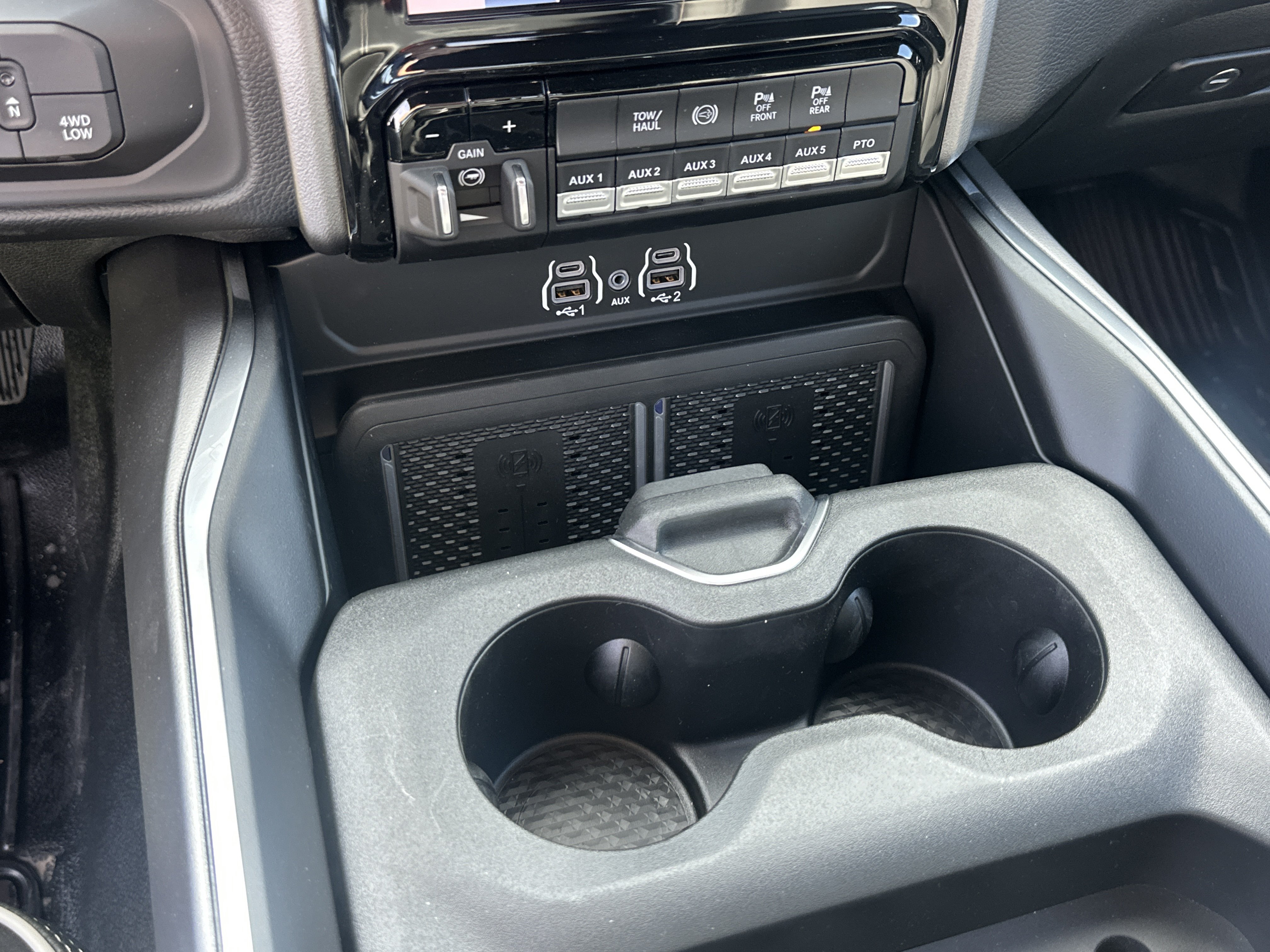 New 2027 RAM 5500 4x4 Crew Cab image 7