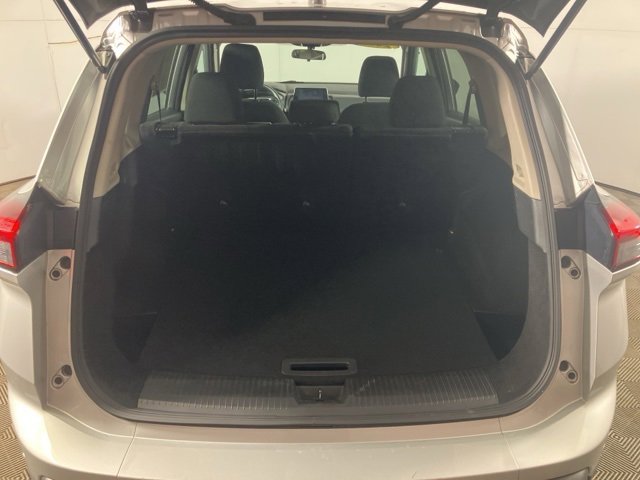Used 2024 Nissan Rogue S image 19