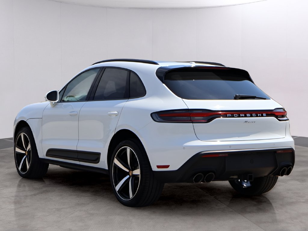Certified 2024 Porsche Macan w/ Premium Plus Package AWD/4WD image 3
