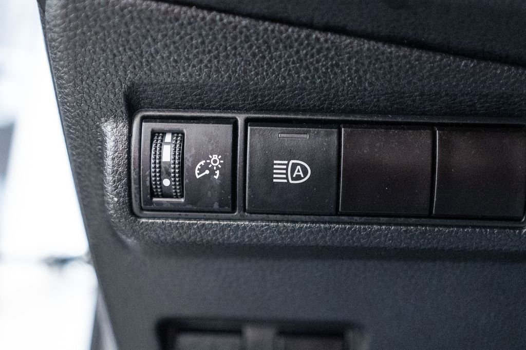 Used 2023 Toyota Corolla Cross XLE w/ Convenience Package image 18