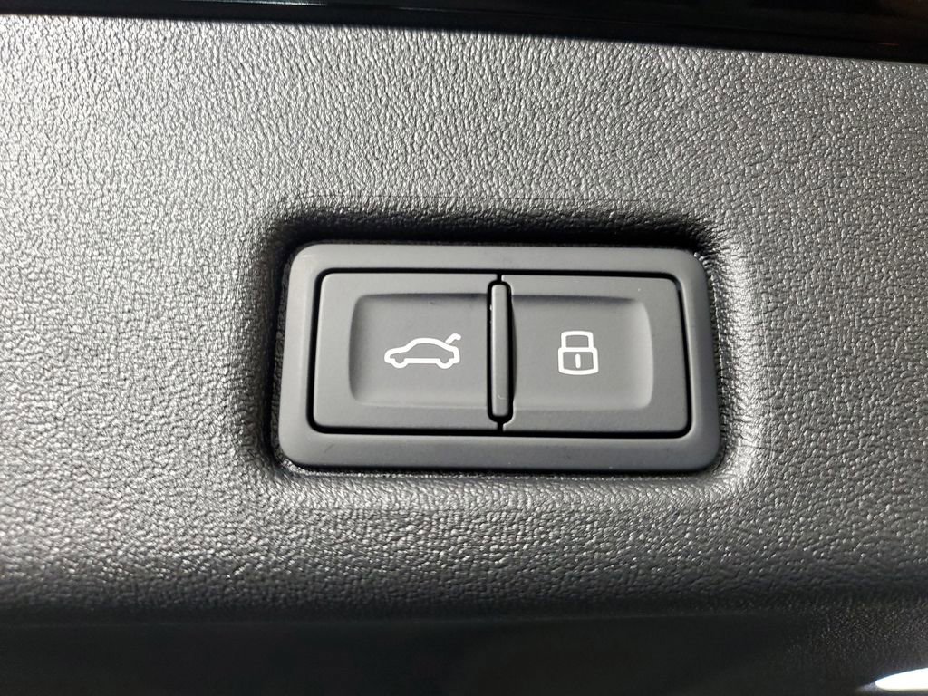 New 2026 Audi SQ5 Premium Plus AWD/4WD image 9