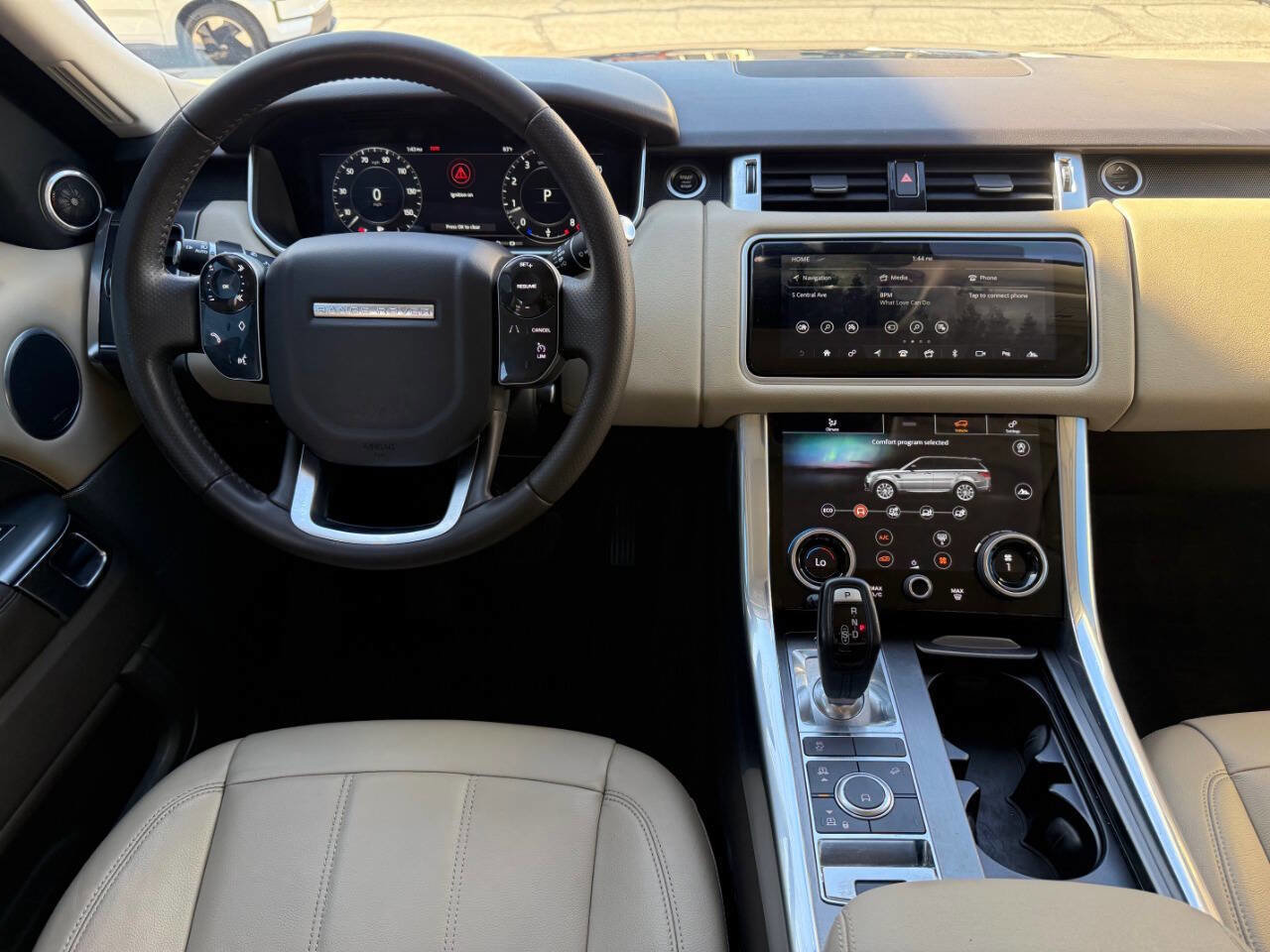 Used 2019 Land Rover Range Rover Sport SE image 25