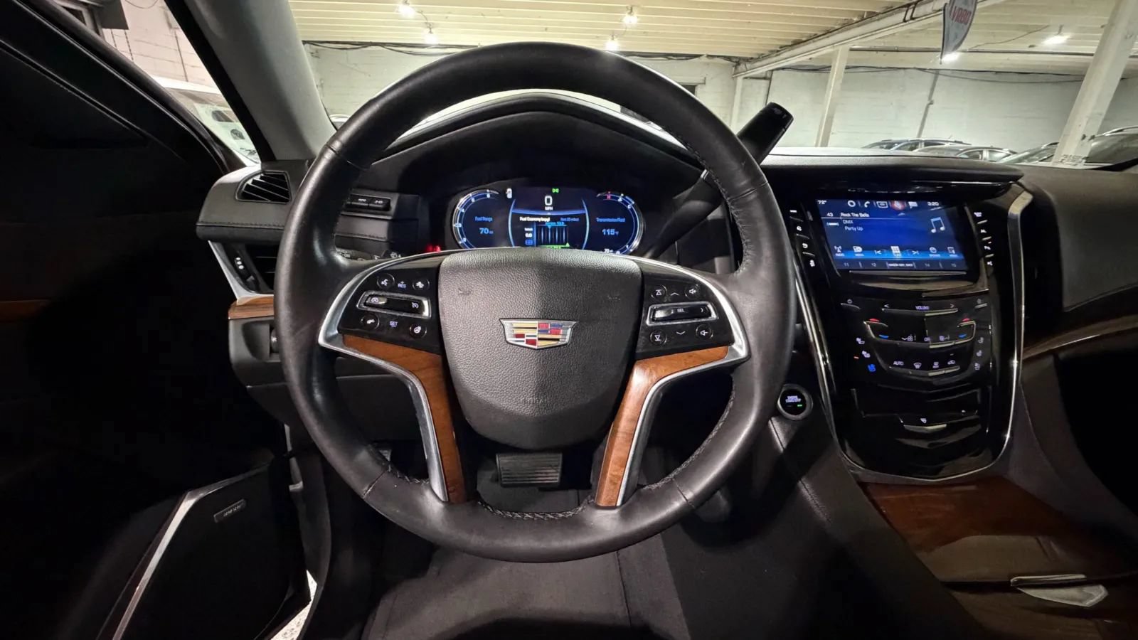 Used 2017 Cadillac Escalade ESV Luxury AWD/4WD image 15