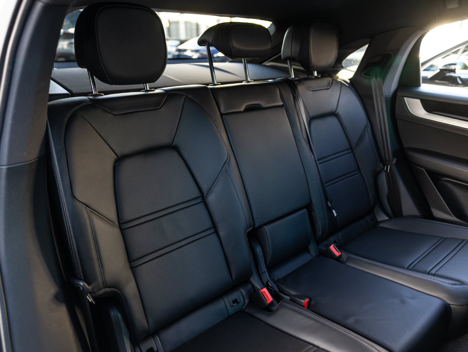 Certified 2024 Porsche Cayenne Coupe AWD/4WD image 39