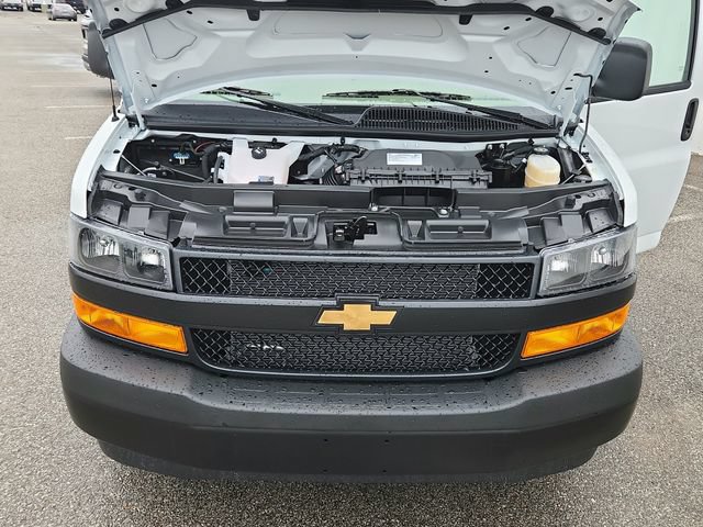 New 2026 Chevrolet Express 3500 RWD image 15