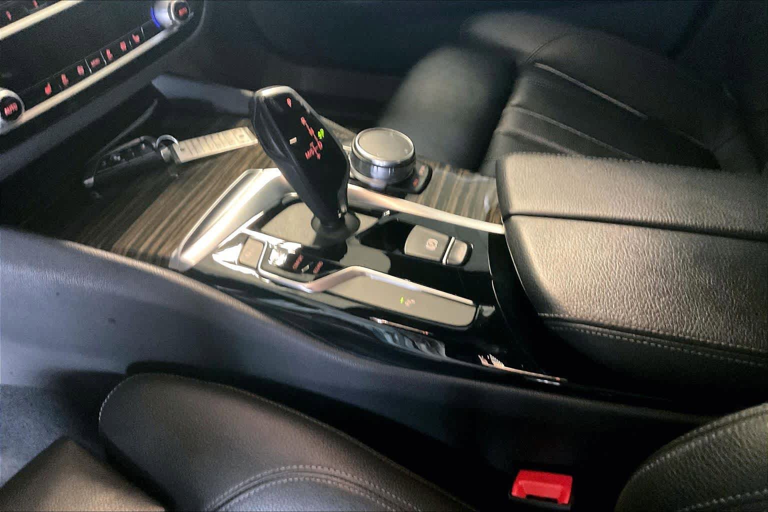 Used 2019 BMW 530i w/ Convenience Package RWD image 14