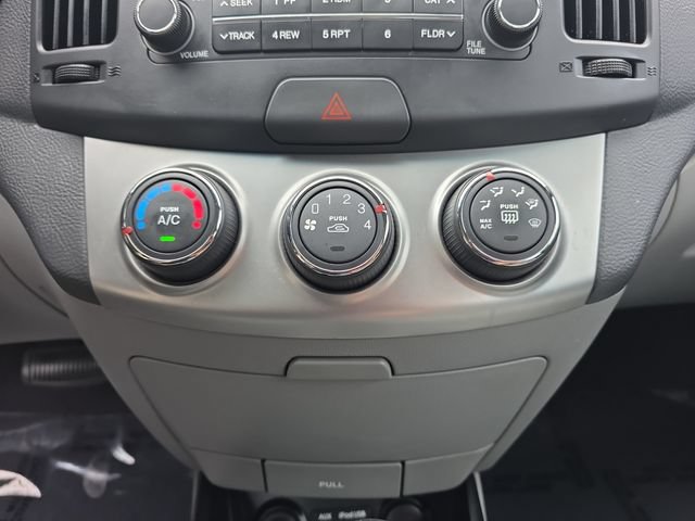 Used 2010 Hyundai Elantra GLS FWD image 17