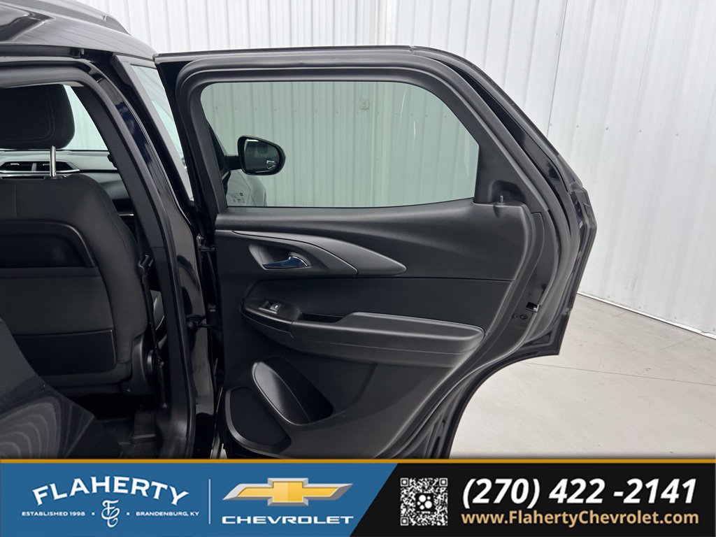 Used 2023 Chevrolet TrailBlazer LT w/ Convenience Package AWD/4WD image 12