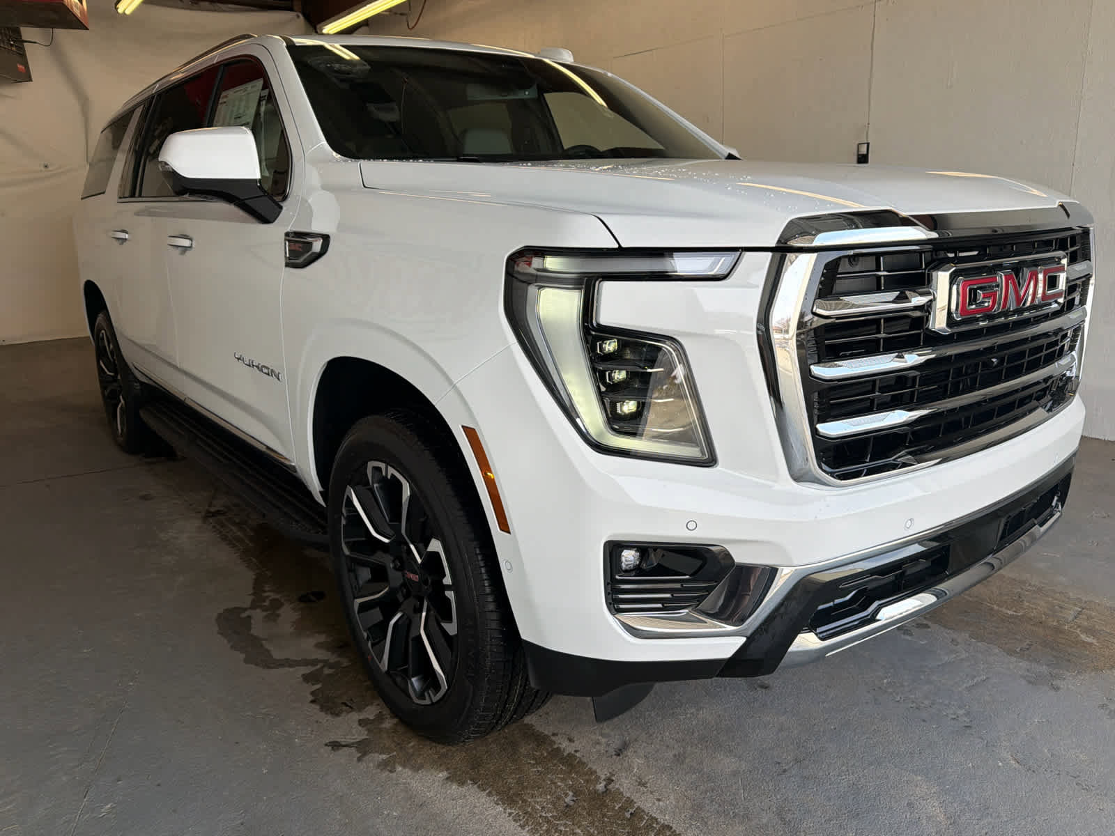 New 2026 GMC Yukon XL Elevation w/ LPO, Floor Liner Package image 4
