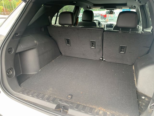 Used 2023 Chevrolet Equinox Premier image 15