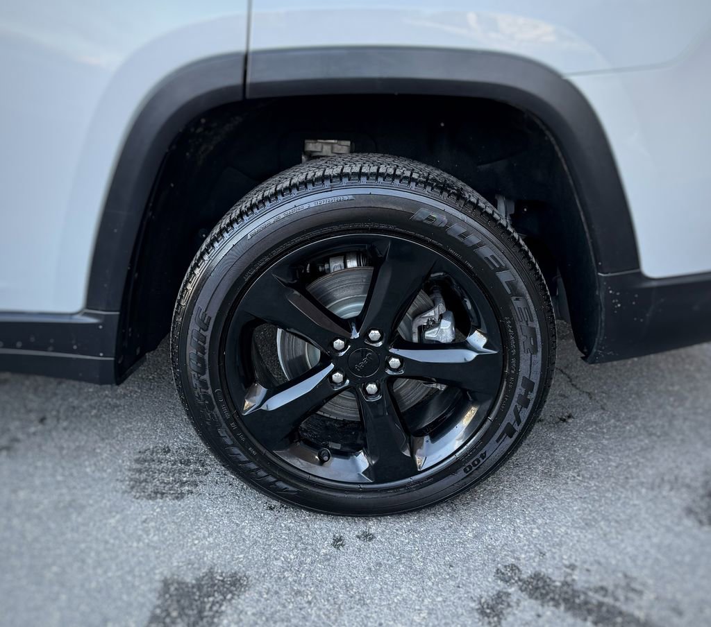 Used 2021 Jeep Grand Cherokee L Laredo image 7