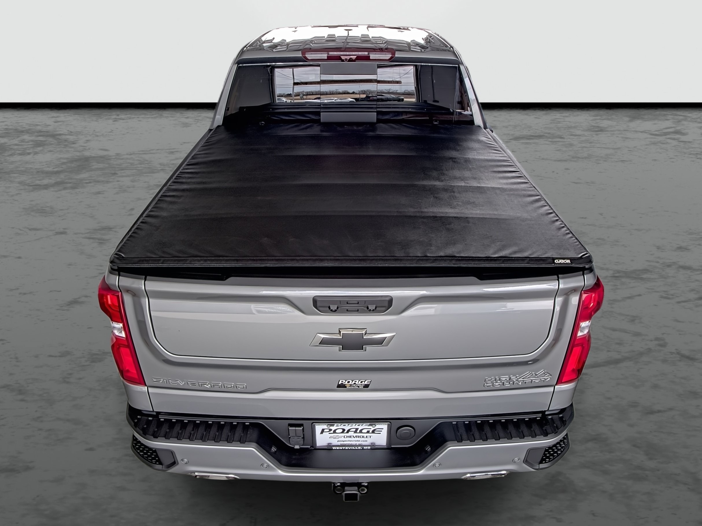 Used 2025 Chevrolet Silverado 1500 High Country w/ High Country Premium Package AWD/4WD image 3
