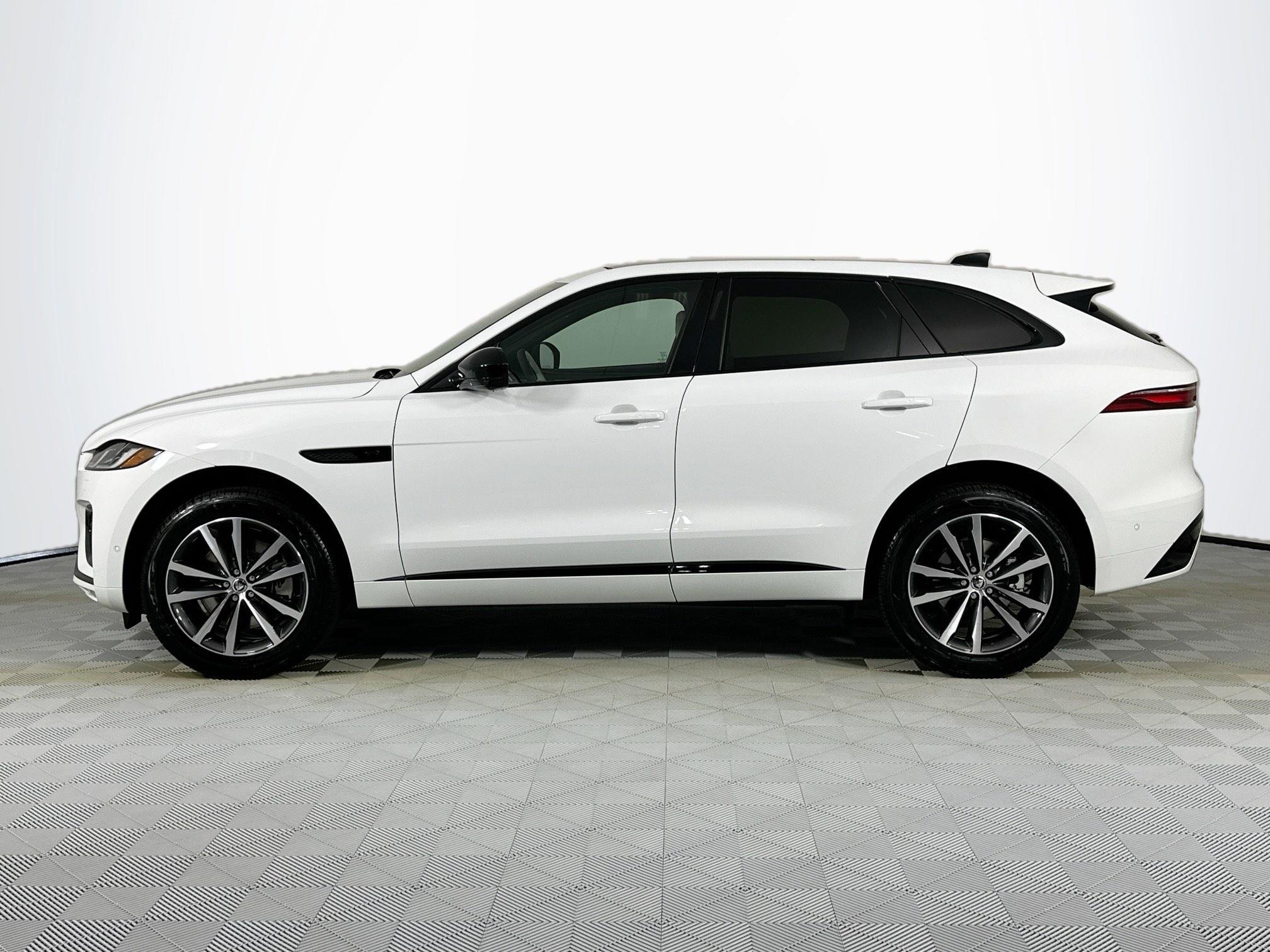 Used 2026 Jaguar F-PACE R-Dynamic S image 8