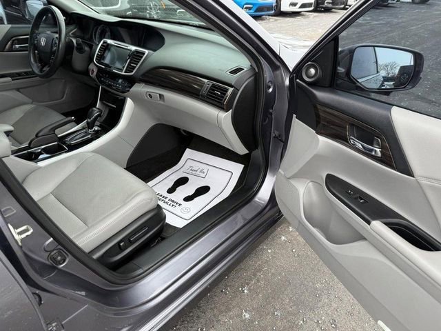 Used 2016 Honda Accord Touring image 16