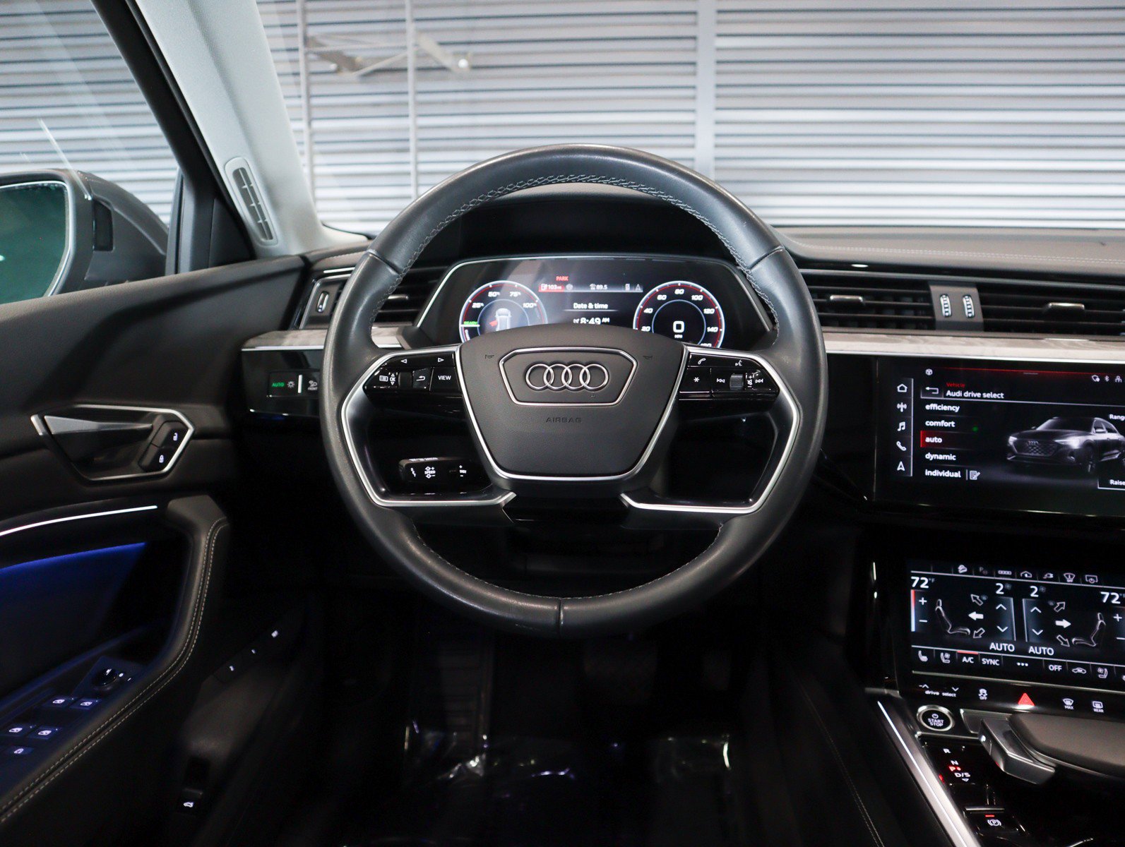 Used 2024 Audi Q8 e-tron Prestige image 18
