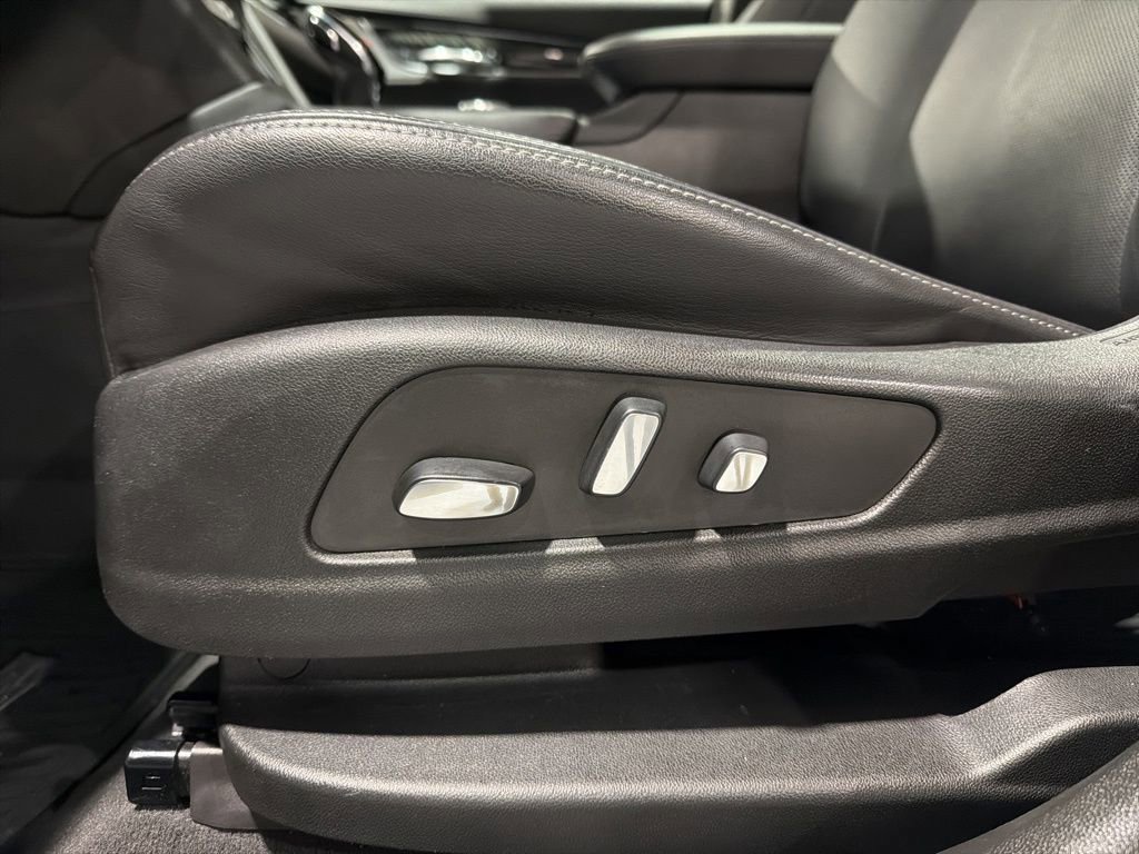 Used 2023 Cadillac XT6 Premium Luxury image 24
