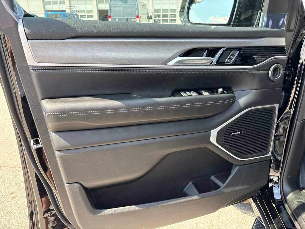 New 2026 Jeep Grand Wagoneer Limited AWD/4WD image 8