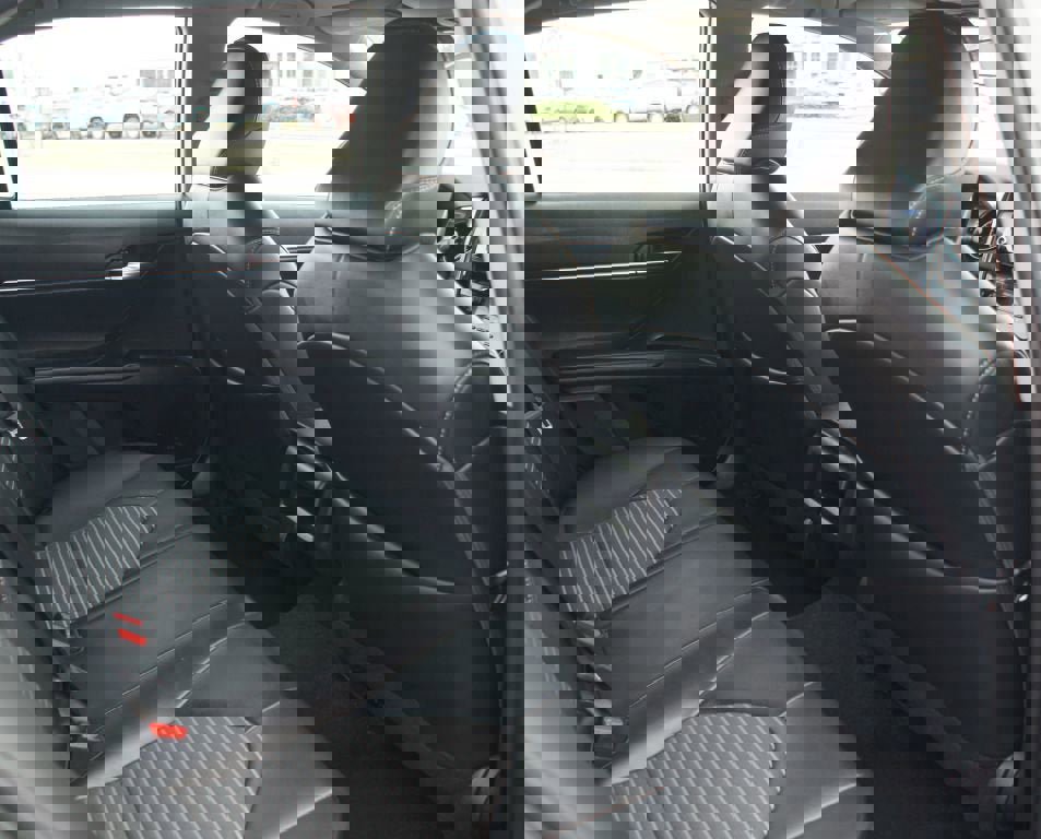 Used 2024 Toyota Camry SE image 18