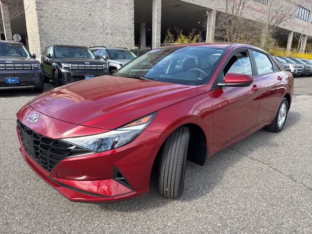 Certified 2023 Hyundai Elantra SE image 3