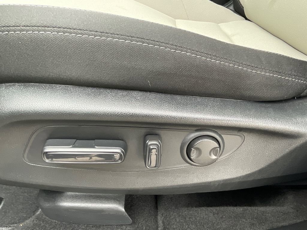 Used 2025 Honda CR-V EX image 25