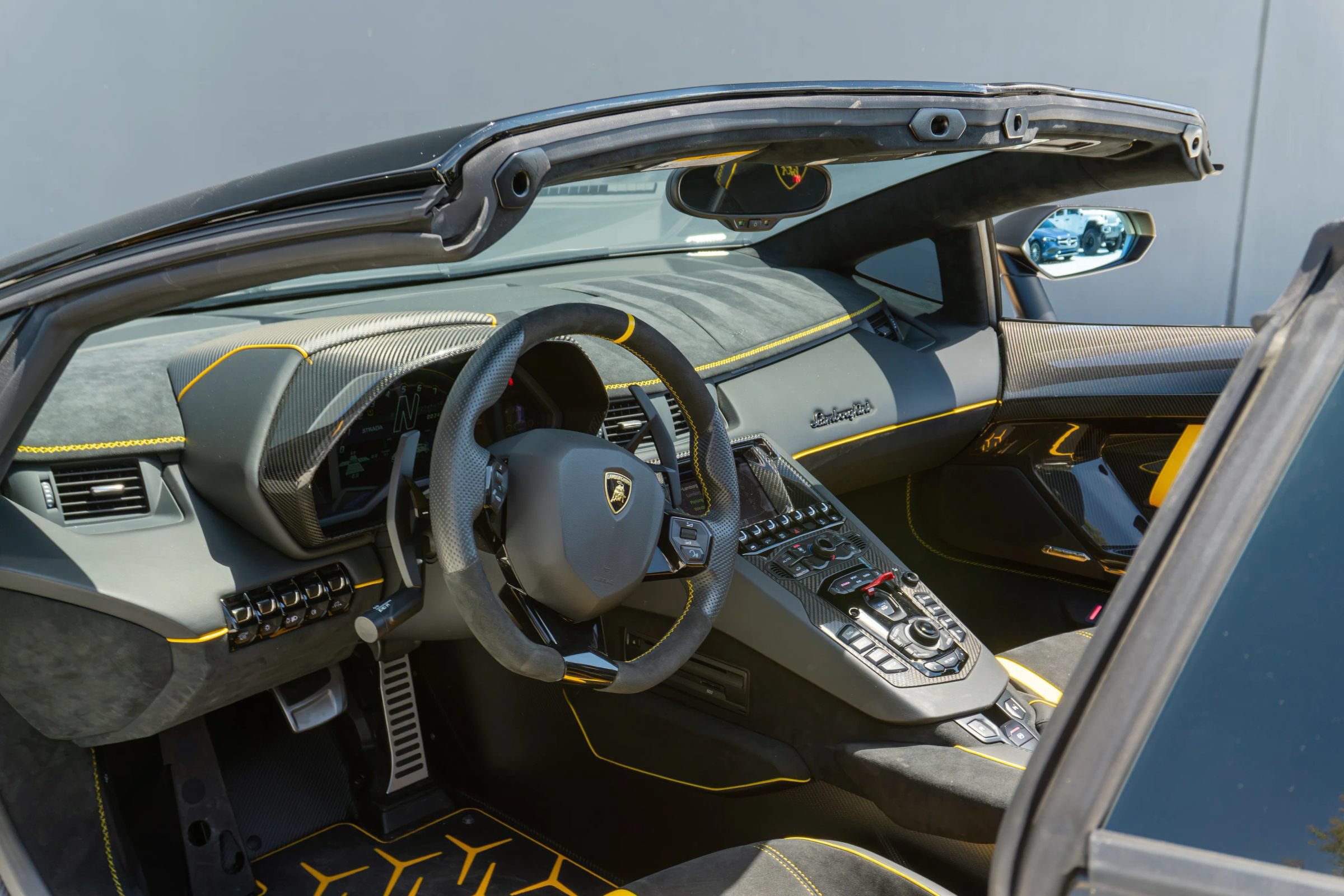 Used 2020 Lamborghini Aventador SVJ AWD/4WD image 67
