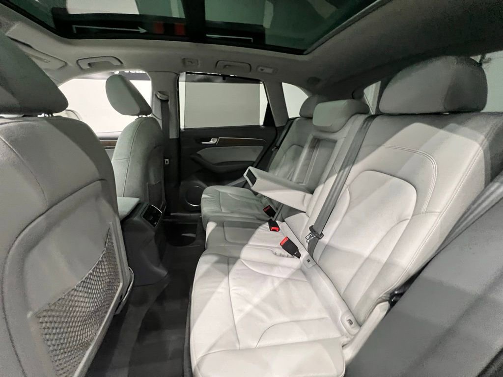 Used 2013 Audi Q5 3.0T Prestige image 29