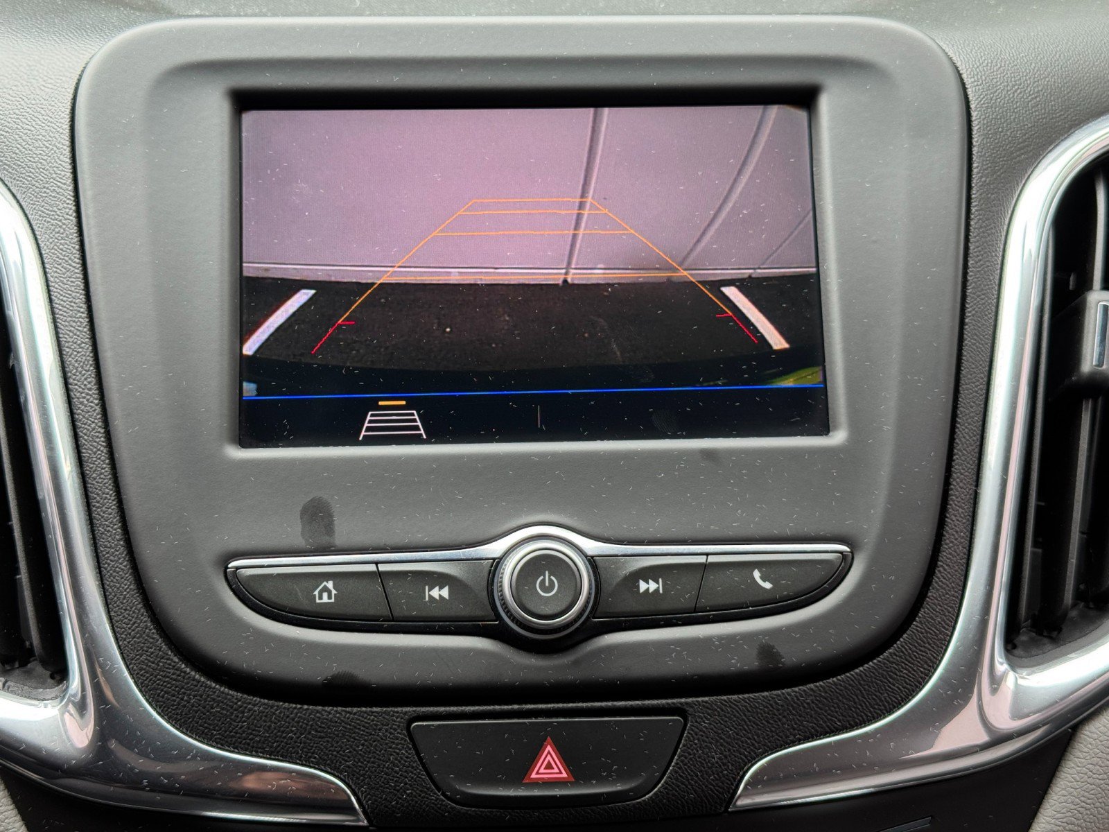 Used 2020 Chevrolet Equinox LS w/ LS Convenience Package FWD image 23