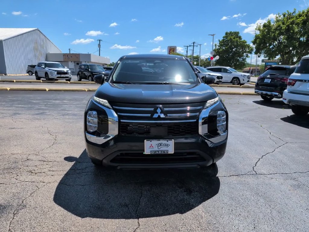 New 2026 Mitsubishi Outlander ES AWD/4WD image 2