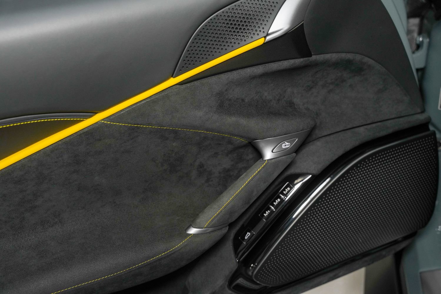 Used 2022 Ferrari Roma image 39