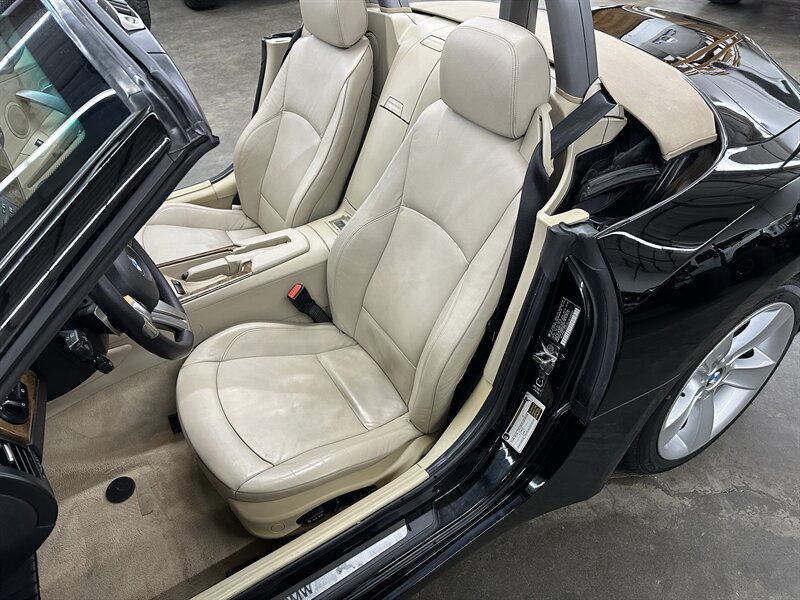 Used 2006 BMW Z4 3.0i RWD image 33