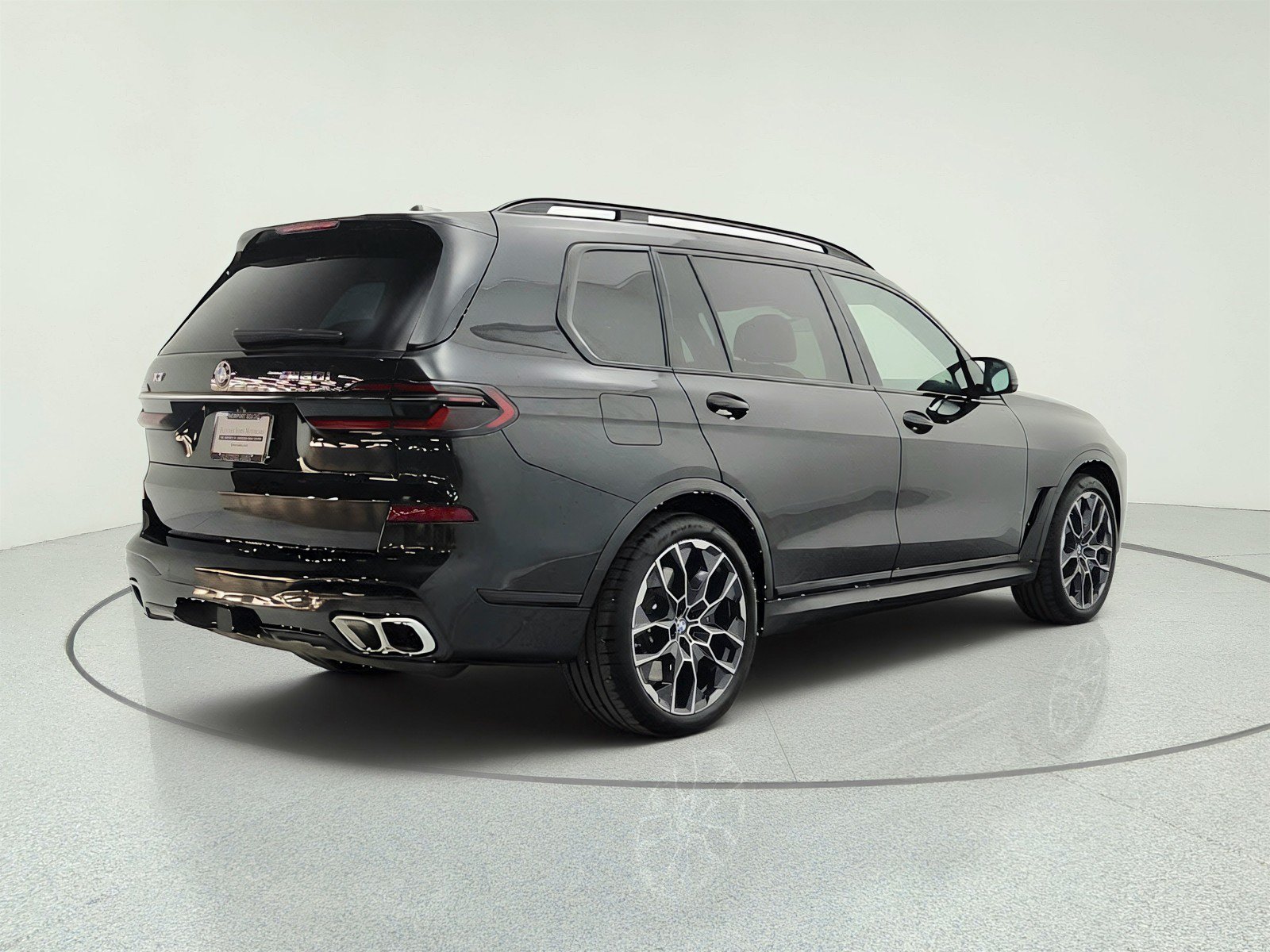 Used 2024 BMW X7 M60i AWD/4WD image 5