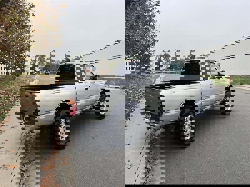 Used 2000 Toyota Tacoma PreRunner image 4