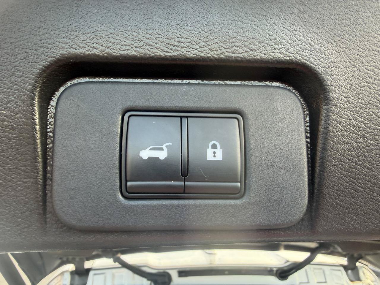 Used 2024 Nissan Rogue SV w/ SV Premium Package AWD/4WD image 7