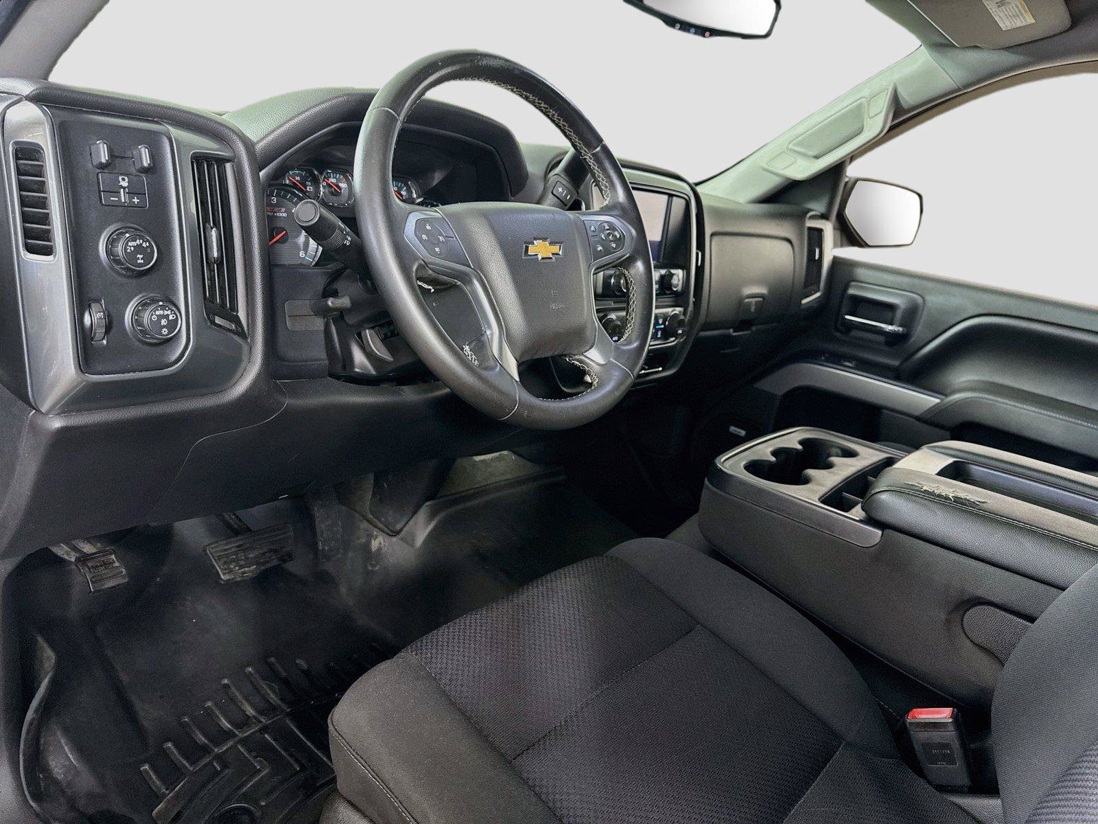 Used 2017 Chevrolet Silverado 1500 LT w/ All Star Edition AWD/4WD image 3