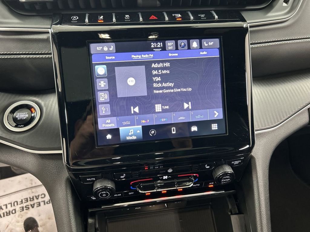 Used 2024 Jeep Grand Cherokee Altitude AWD/4WD image 14