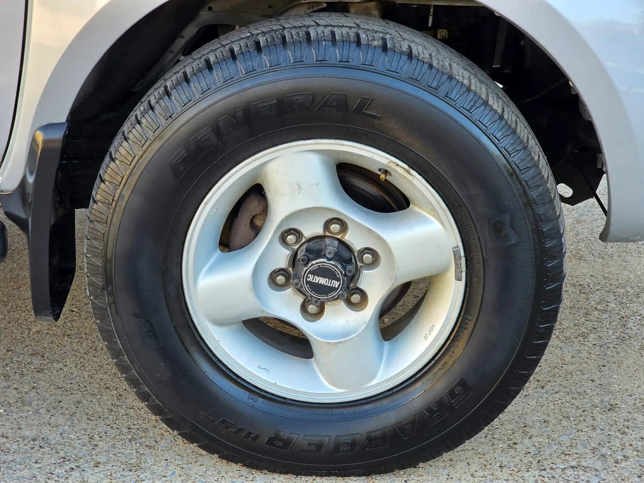 Used 2002 Nissan Frontier SE image 21