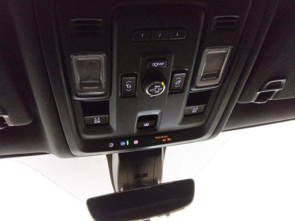 Used 2021 Chevrolet Tahoe Premier w/ Premium Package image 28