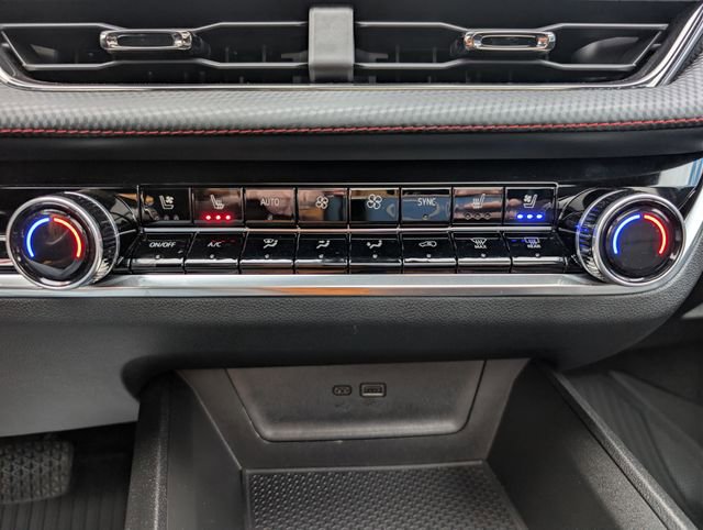 Used 2025 Chevrolet Equinox RS w/ Safety and Technology Package image 25