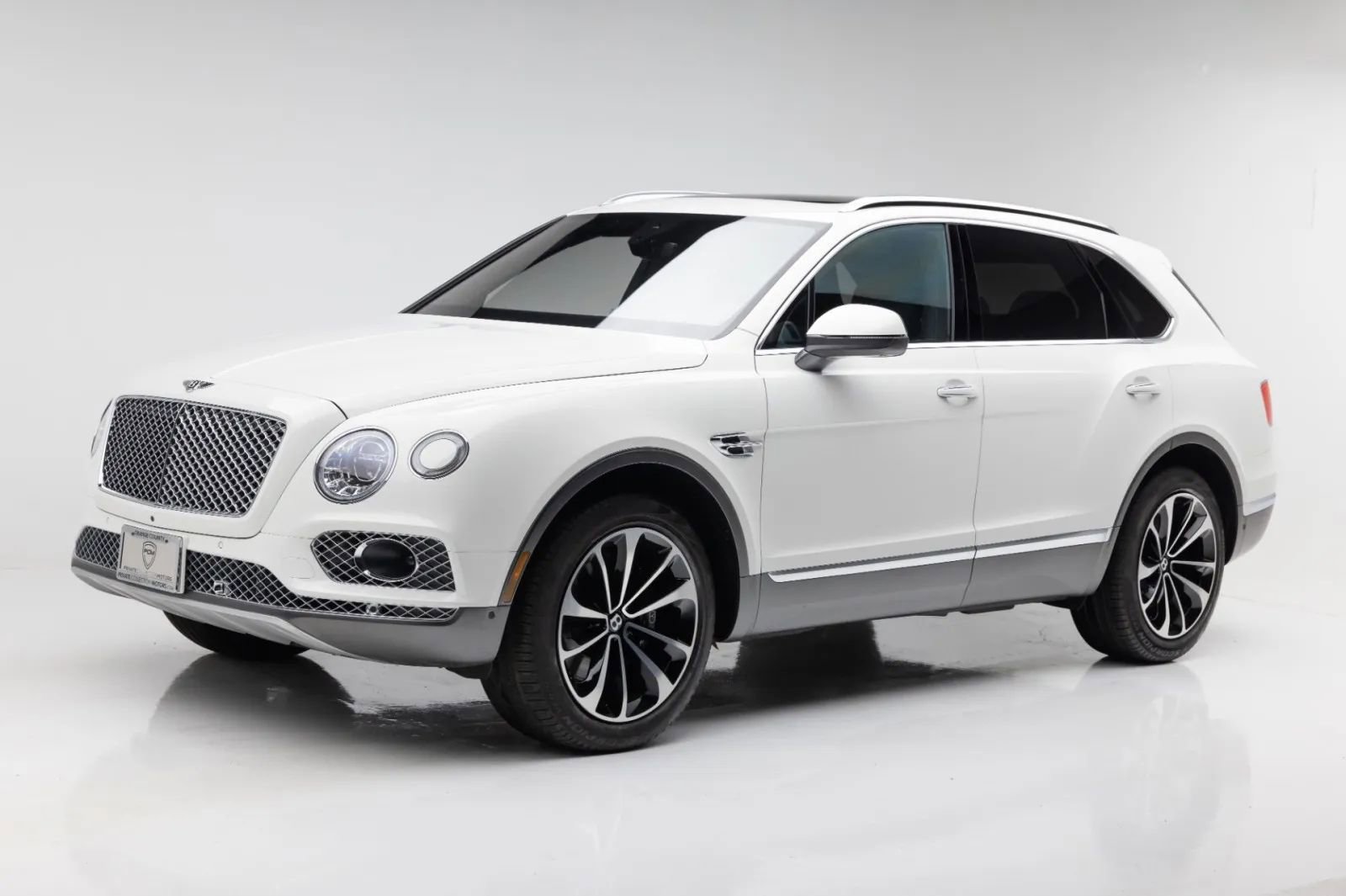 Used 2017 Bentley Bentayga AWD/4WD image 13