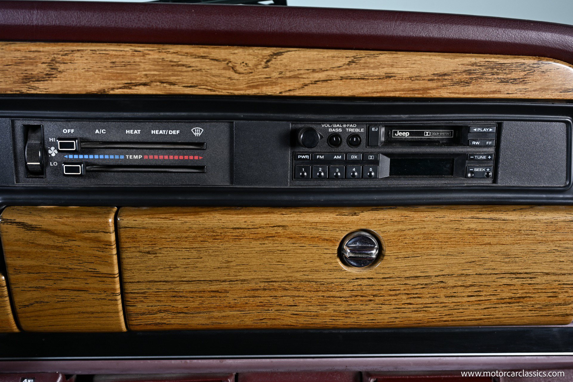 Used 1991 Jeep Grand Wagoneer AWD/4WD image 36