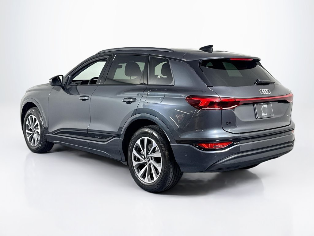 Used 2025 Audi Q6 e-tron Premium AWD/4WD image 3