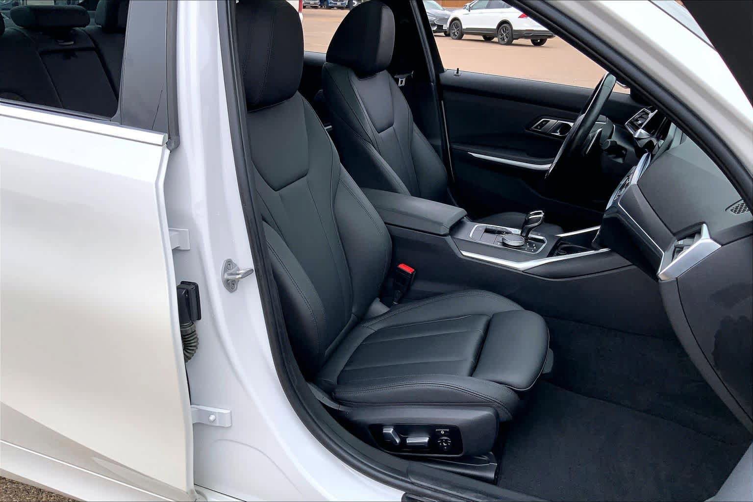 Used 2021 BMW 330i xDrive Sedan AWD/4WD image 9